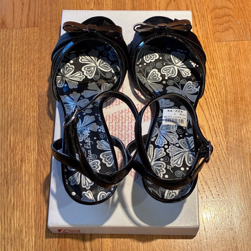 American Eagle By Payless Black Heels - Picture 3 of 10
